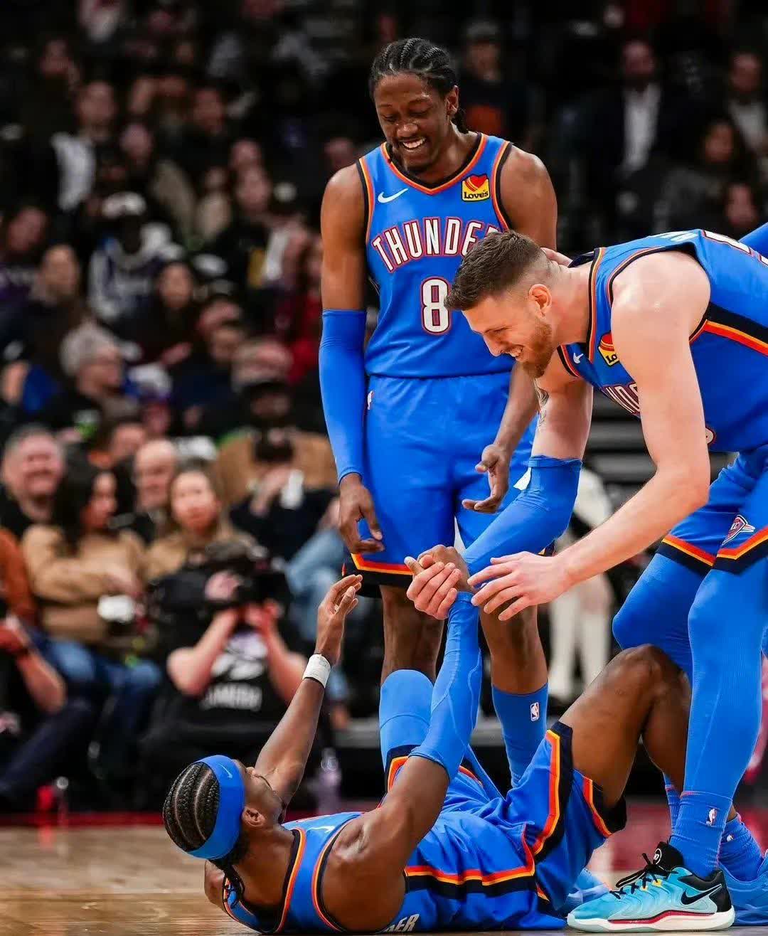 打出神奇一击，球员成为焦点