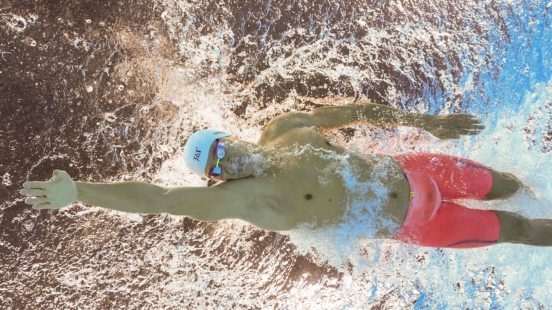 排球赛场焦点！克罗地亚队对阵巴西队，防守反击奏效，球队笑到最后